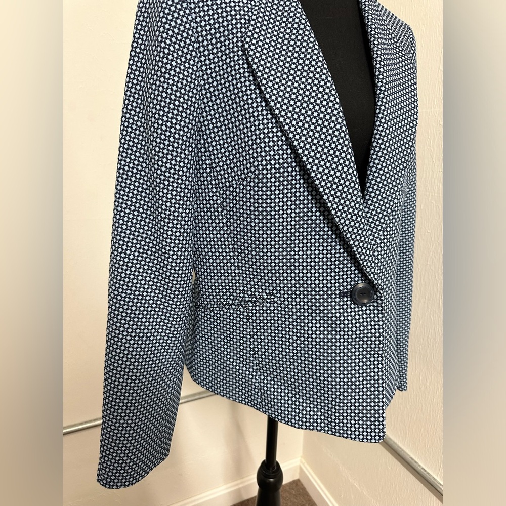 Kasper blazer. Black and light blue checks.